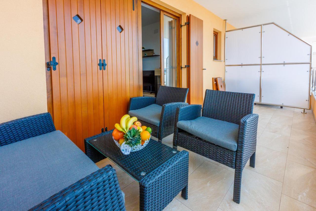 House View Apartment โนวีวีโนดอลสกี ภายนอก รูปภาพ