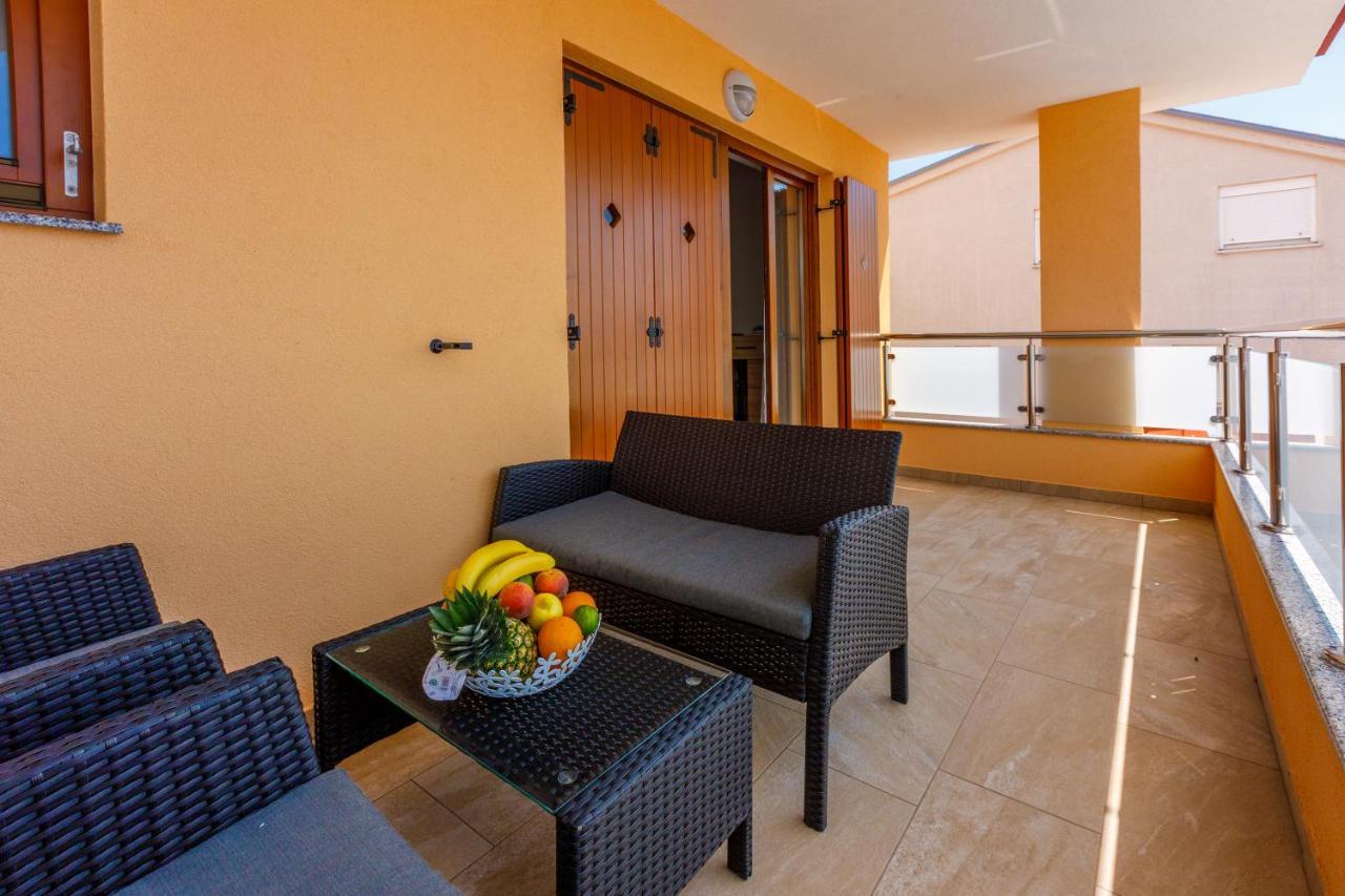 House View Apartment โนวีวีโนดอลสกี ภายนอก รูปภาพ