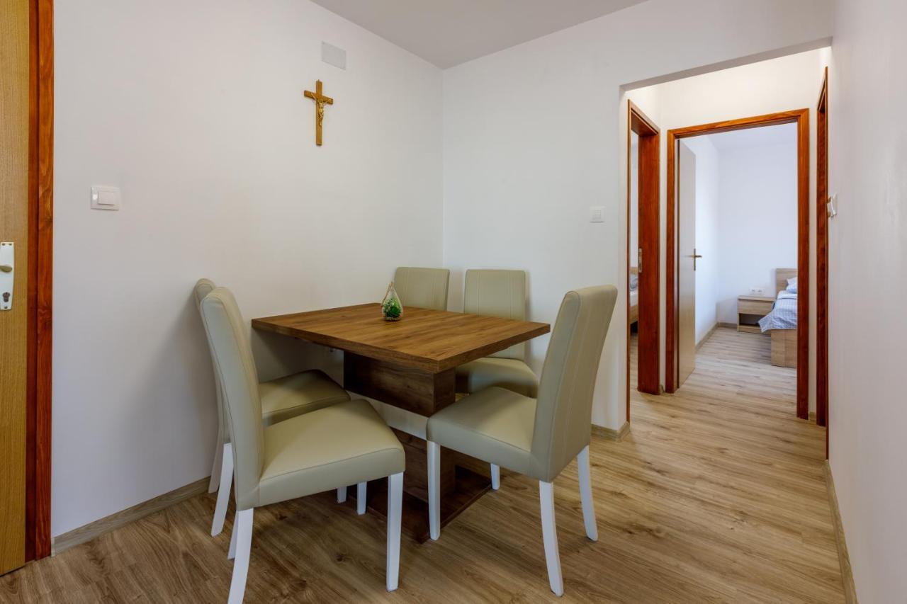 House View Apartment โนวีวีโนดอลสกี ภายนอก รูปภาพ