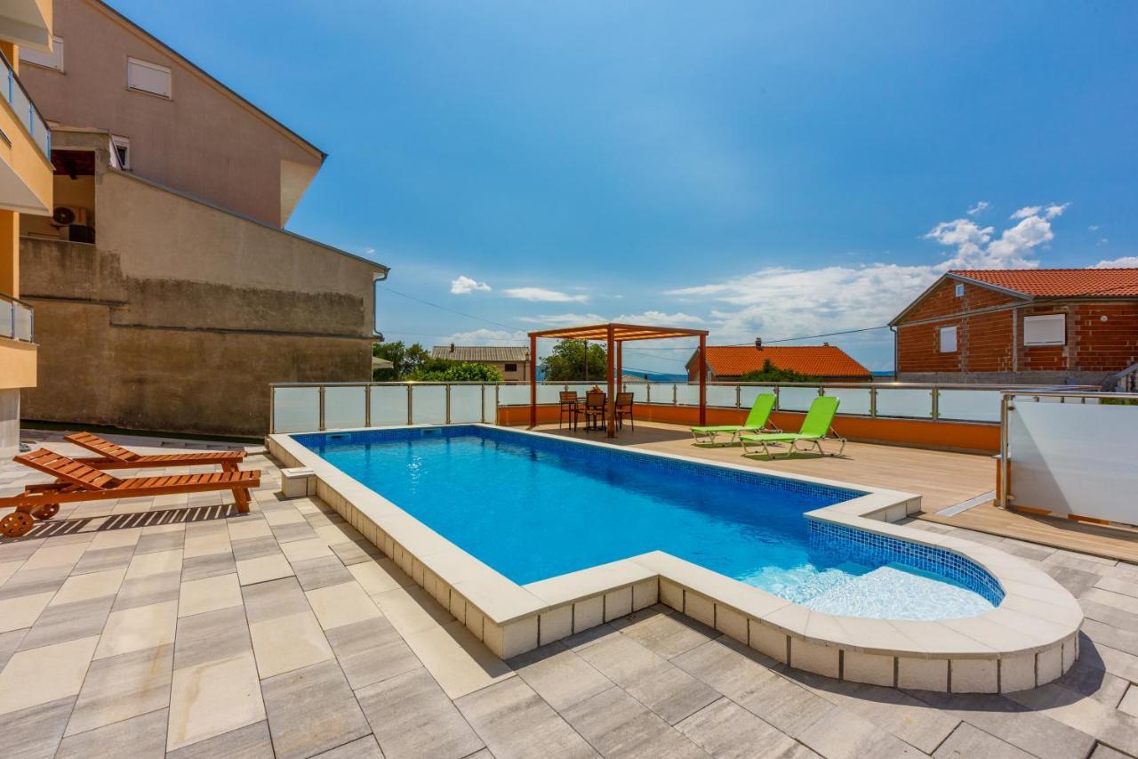 House View Apartment โนวีวีโนดอลสกี ภายนอก รูปภาพ