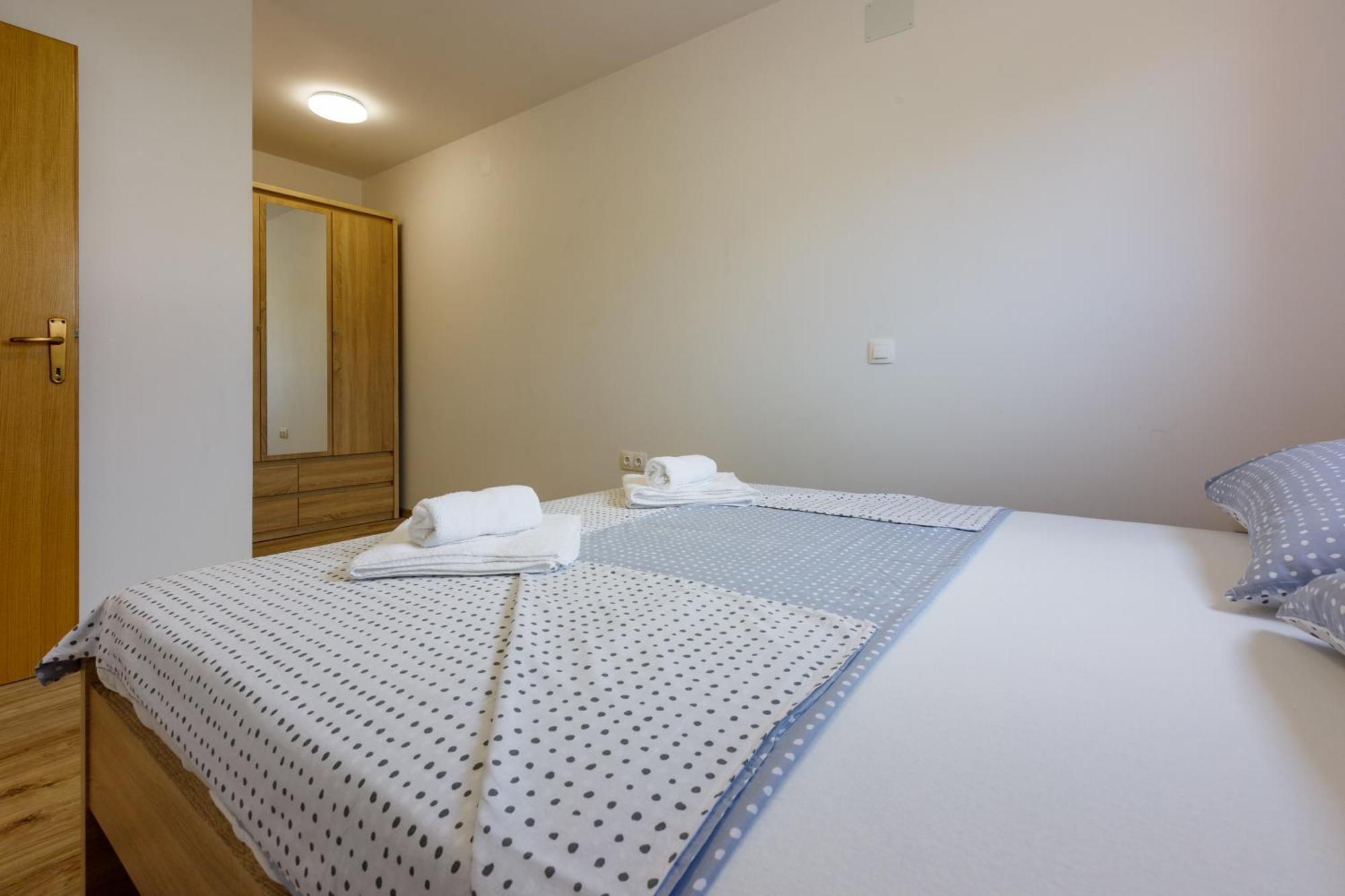 House View Apartment โนวีวีโนดอลสกี ภายนอก รูปภาพ
